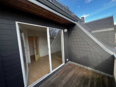 Dachgeschosswohnung mit sonniger Terrasse und Stellplatz in beliebter Wohnanlage