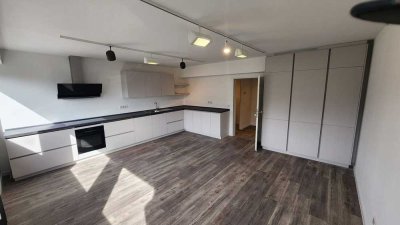 20 m2 WG Zimmer  Barbarossaplatz - Nähe Uni  zu vermieten ab 01.08