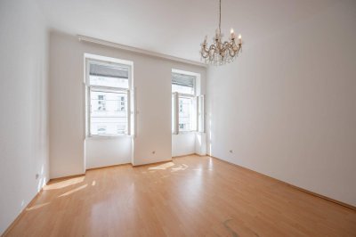 ++NEU++ 2-Zimmer Altbau-Wohnung sanierungsbedürftig! sehr guter Grundriss möglich!
