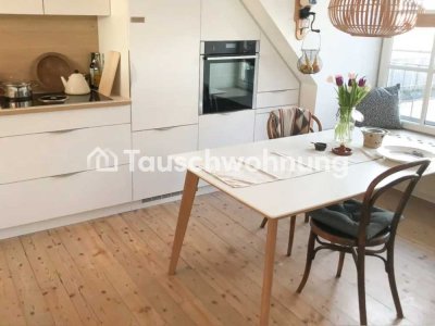 Tauschwohnung: Galerie- Dachgeschoß- Altbauwohnung mit Blick auf Rathaus