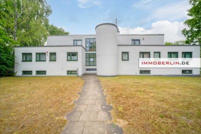 IMMOBERLIN.DE - Nobler Wasserblick: Möblierte Mietwohnung mit großer Sonnenterrasse am Dianasee