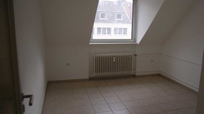 1 Zimmer Dachgeschoss Appartment mit seperater Küche