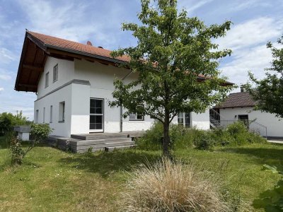 Traumhaftes, kernsaniertes Ein- bzw. Zweifamilienhaus in idyllischer Lage!