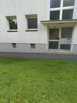 Attraktive 2-Zimmer-Hochparterre-Wohnung mit Balkon in Essen-Bergerhausen