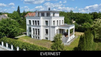 Luxus trifft Lage – Stilvolle Villa mit ca. 571 m² Wohn-/Nutzfläche