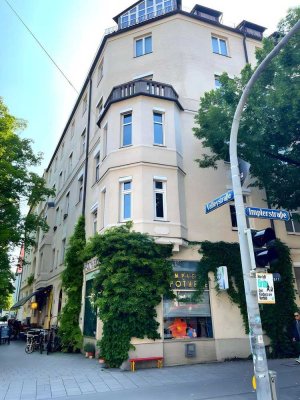 Elegante helle 3,5-zimmer-Altbauwohnung mit Balkon in toller Lage!