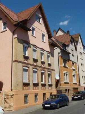 Stuttgart-Untertürkheim: Kapitalanlage! Komplett saniertes Mehrfamilienhaus in attraktiver Lage