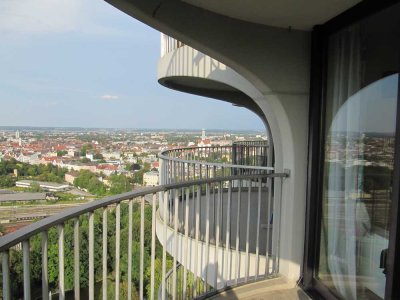 Design Panorama Wohnung möbliert 28 Stock Hotelturm Augsburg