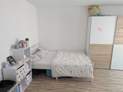 Preiswerte 25-Zimmer-Wohnung in Saarbrücken for a Female