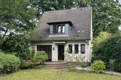 Teilrenoviertes Einfamilienhaus - Anfragen bitte NUR über Immoscout