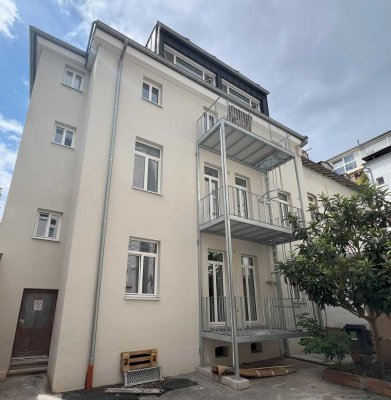 Erstbezug! Ruhige 4-Zimmer-Maisonette mit Balkon und EBK (WG-tauglich)