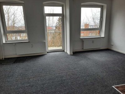 ruhig gelegene 2-Zimmer-Wohnung mit großem Bad in Hafennähe