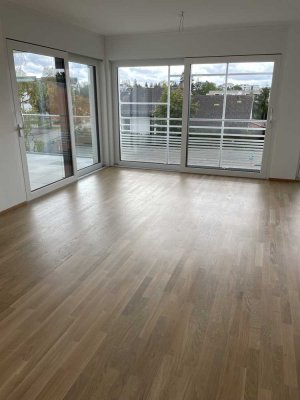 Lichtdurchflutete 3-Zimmer-Wohnung mit EBK und Balkon im 2. OG zentral in Langenau