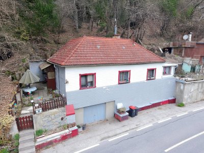 RESERVIERT - Wohnhaus mit Sanierungsbedarf in ruhiger Waldrandlage