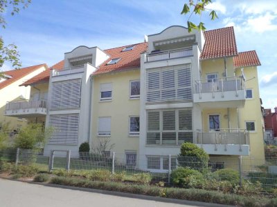 Schöne, geräumige drei Zimmer Maisonetten-Wohnung in Böblingen direkt am oberen See