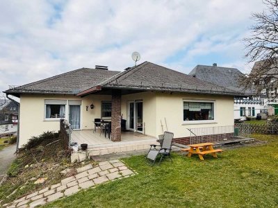 Simmern: Freistehendes Zweifamilienhaus im Herzen von Simmern!