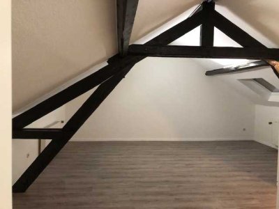 Charmantes Dachgeschoss-Appartment in Würselen - saniert, stilvoll, attraktiv!