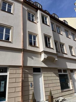 Exklusive und geschmackvolle 3-Raum-Wohnung mit EBK in Ingolstadt