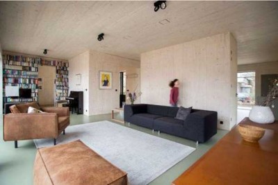 Großzügige Fünfzimmerwohnung in Holzbau mit zwei Balkonen