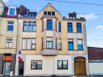Charmante 4-Zimmer-Dachgeschosswohnung mit Cabrio-Fenstern und Homeoffice-Potenzial in Solingen