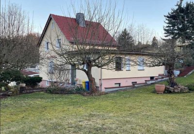 Einfamilienhaus in Eisenberg Thüringen mit großem Garten und Baugrundstück in ruhiger und zentrumsna