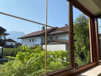 2,5-Zi.-Whg. im EG mit Terrasse, Balkon u. Kfz-Garage (Duplexparker) Piding.