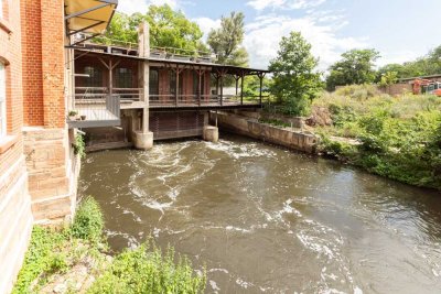 1 Monat kaltmietfrei | Loft am Wasser gelegen  | großer Balkon|Wasserblick | Stellplatz