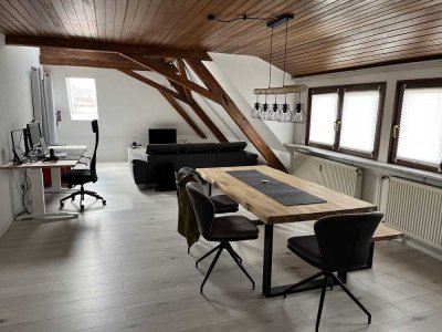 Sehr schöne 1-Zimmer-DG-Wohnung inkl. EBK in Ötigheim