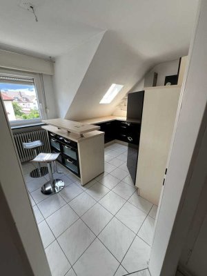 Attraktive 4-Zimmer-DG-Wohnung in Offenbach/ Bieber