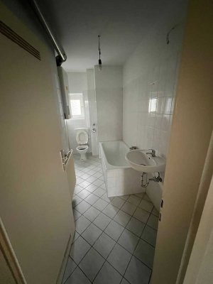 Helle Erdgeschosswohnung mit modernem Bad in Mönchengladbach-Eisenbahnstraße