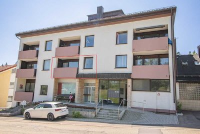Gemütliche 2-Zimmer Wohnung mit Loggia und Hallenbadmitbenutzung