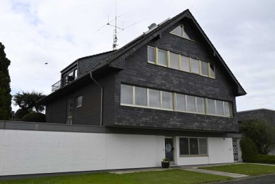 Helle 3-Zimmer Dachgeschosswohnung in Leverkusen-Steinbüchel
