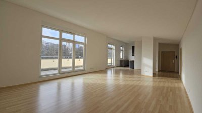 Helle, gepflegte Penthouse-Wohnung in ruhiger Lage