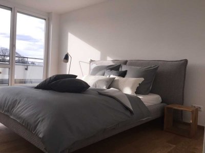 Schöne, lichtdurchflutete 4-Zimmer DG-Wohnung mit 31m² Süd-Dachterrasse in Neubiberg