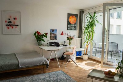 Helle 1-Zimmer Wohnung im 4. OG mit Loggia und Aufzug in Berlin-Mitte, provisionsfrei