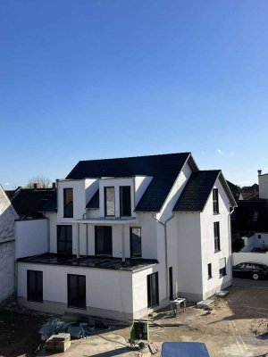 Neuwertige Zwei-Zimmer-Garten-Wohnung mit stilvoller Einbauküche und Tiefgarage!üche