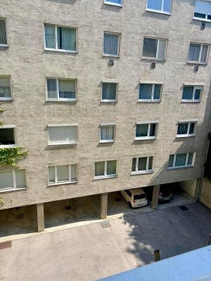 Helle, kleine Wohnung in guter zentraler und ruhiger Lage!