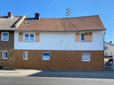 Haus zur Miete, 3 Etagen, 5 Zimmer, Hof, Garage - kein Garten