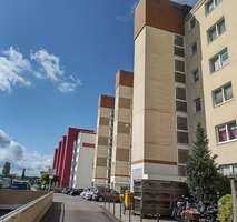 �NEU ISENBURG! SCHÖNE 2 ZIMMER WOHNUNG, BESTE LAGE, GEGENÜBER EINKAUFSZENTRUM �