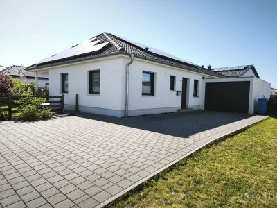 Wohntraum! Attraktiver Bungalow mit PV-Anlage