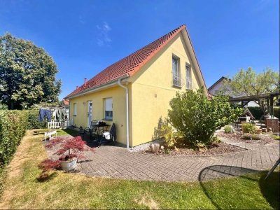 Familienfreundliche Lage! 6-Zimmer-Einfamilienhaus mit großem Garten und Doppelgarage!