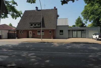 Großzügiges Einfamilienhaus mit Büro/Einliegerwohnung in der Stadt