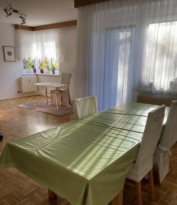 Ruhig gelegene 4-Zimmer Wohnung mit Balkon, Aufzug und Car-Port
