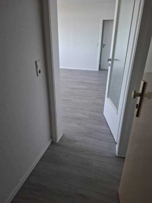 Hoch oben wohnen: 3 Zimmer mit Balkon in der 7. Etage in Delmenhorst