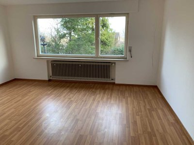 NUR FÜR STUDENTEN-/INNEN - Zimmer in 7er-WG in einem Studentenwohnheim in toller Aussichtslage