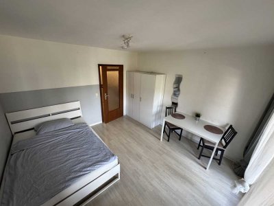Großzügiges, möbliertes Apartment mit Terrasse