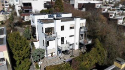Moderne Doppelhaushälfte mit Blick auf Veitshöchheim