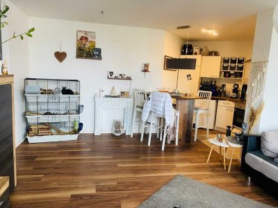 Helle 2-Zimmer Wohnung mit Blick ins Grüne und Stellplatz in der Tiefgarage