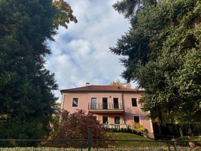 HINTERBRÜHL - RARITÄT ! SCHÖNE VILLA MIT PRACHTVOLLEM ALTBAUMBESTAND IN TOP ZUSTAND ZUM VERKAUF