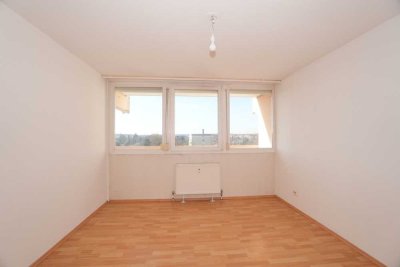 Helle 3-Zi.-Wohnung mit Westbalkon & Kanalblick – TG optional – provisionsfrei